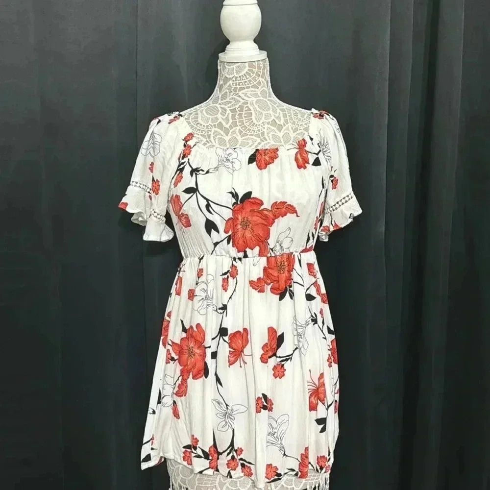 White Flower Print Topā